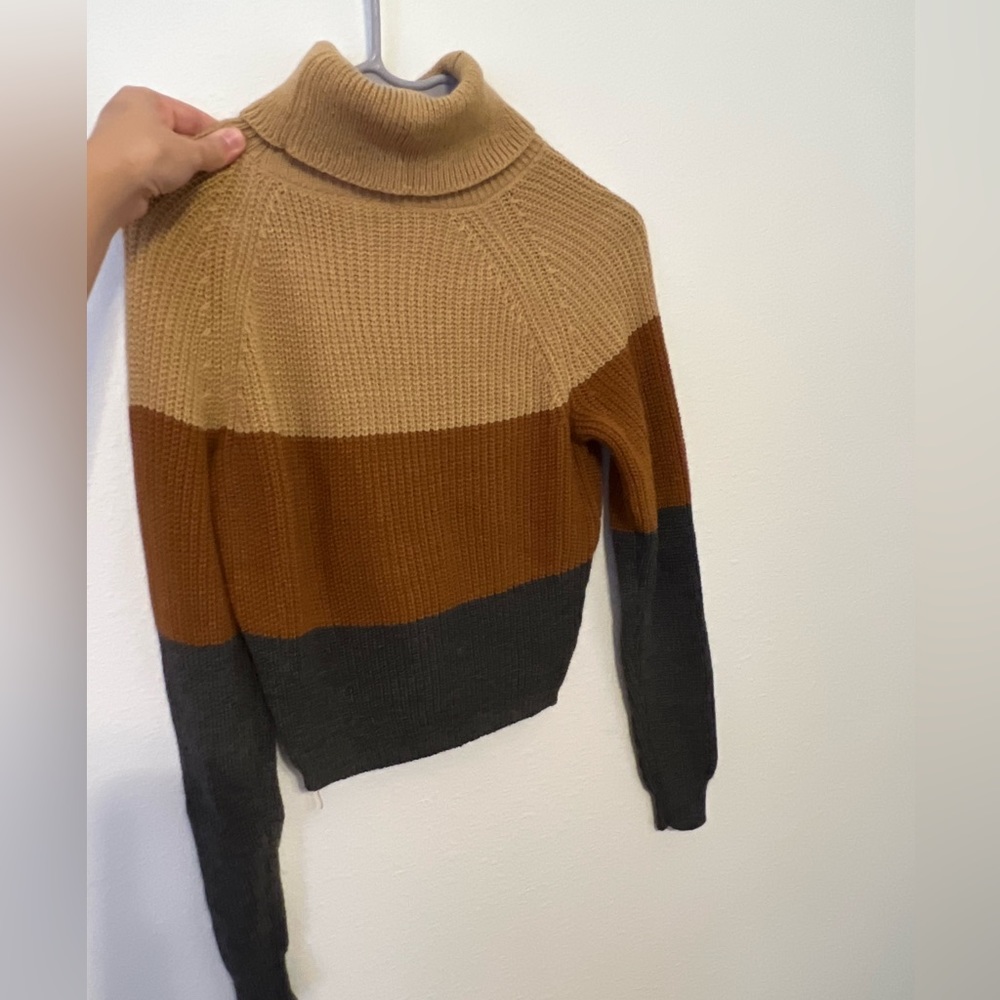Turtle neck high rise shirt